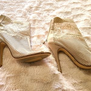 Chinese Laundry Cream Lace Heels 9